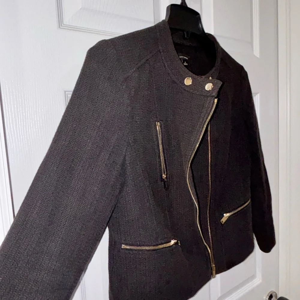 Ann Taylor Black Off Center Front gold Zipper Closure Blazer Suit Jacket  SZ 8‌‌